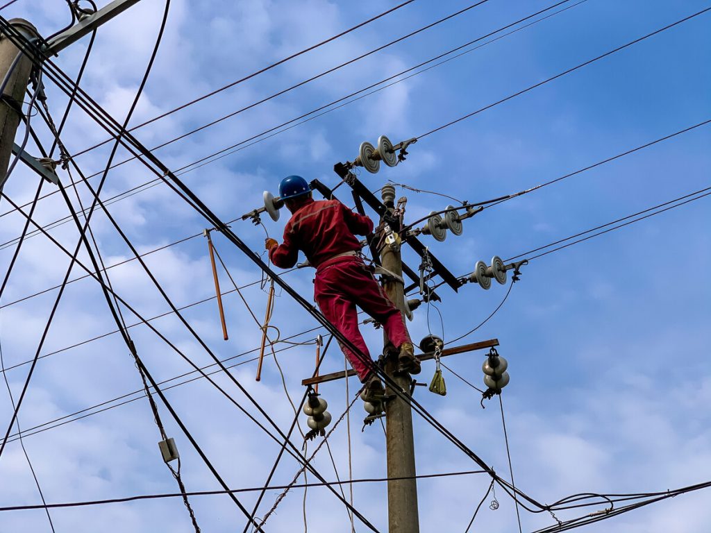 Aerial Bundled Cable Installation-Xinfeng Cable